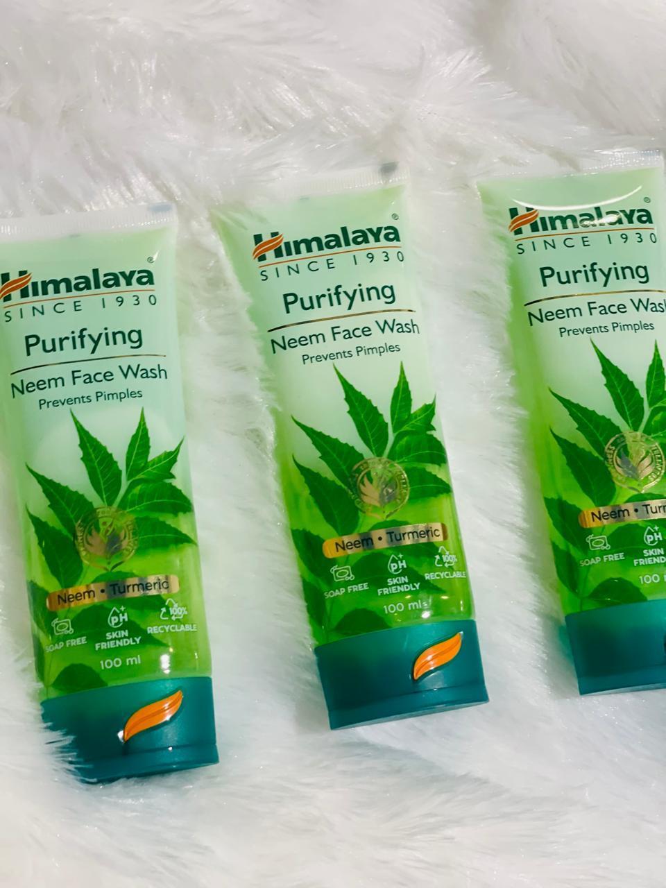 HIMALAYA NEEM FACEWASH HAND